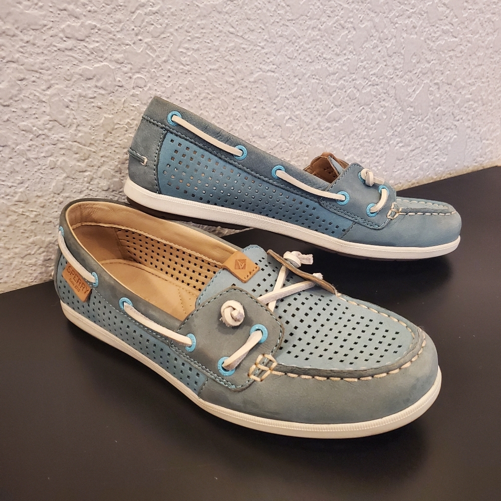 Sperry Shoes - size 6
